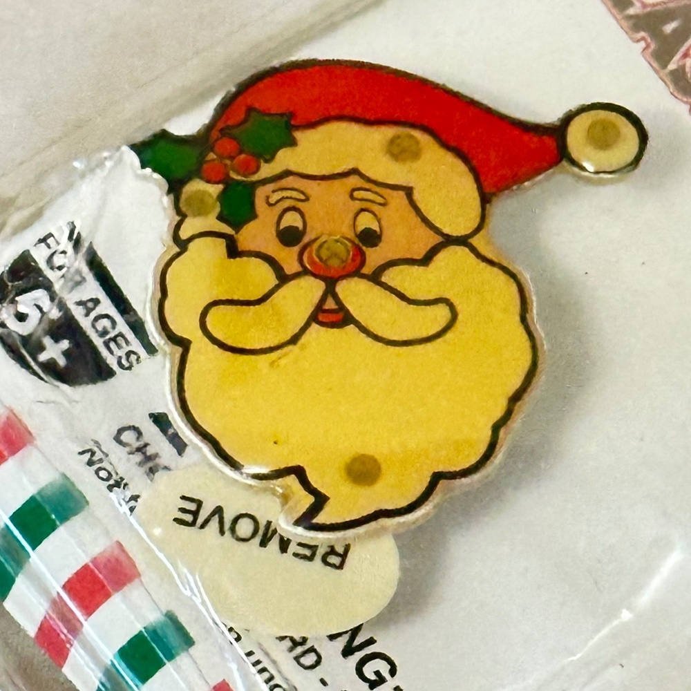 Vintage Santa brooch, battery operated, metal, enamel, & plastic. NIB.